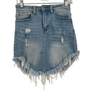 Risen women’s distressed denim jean mini skirt scoop hem small